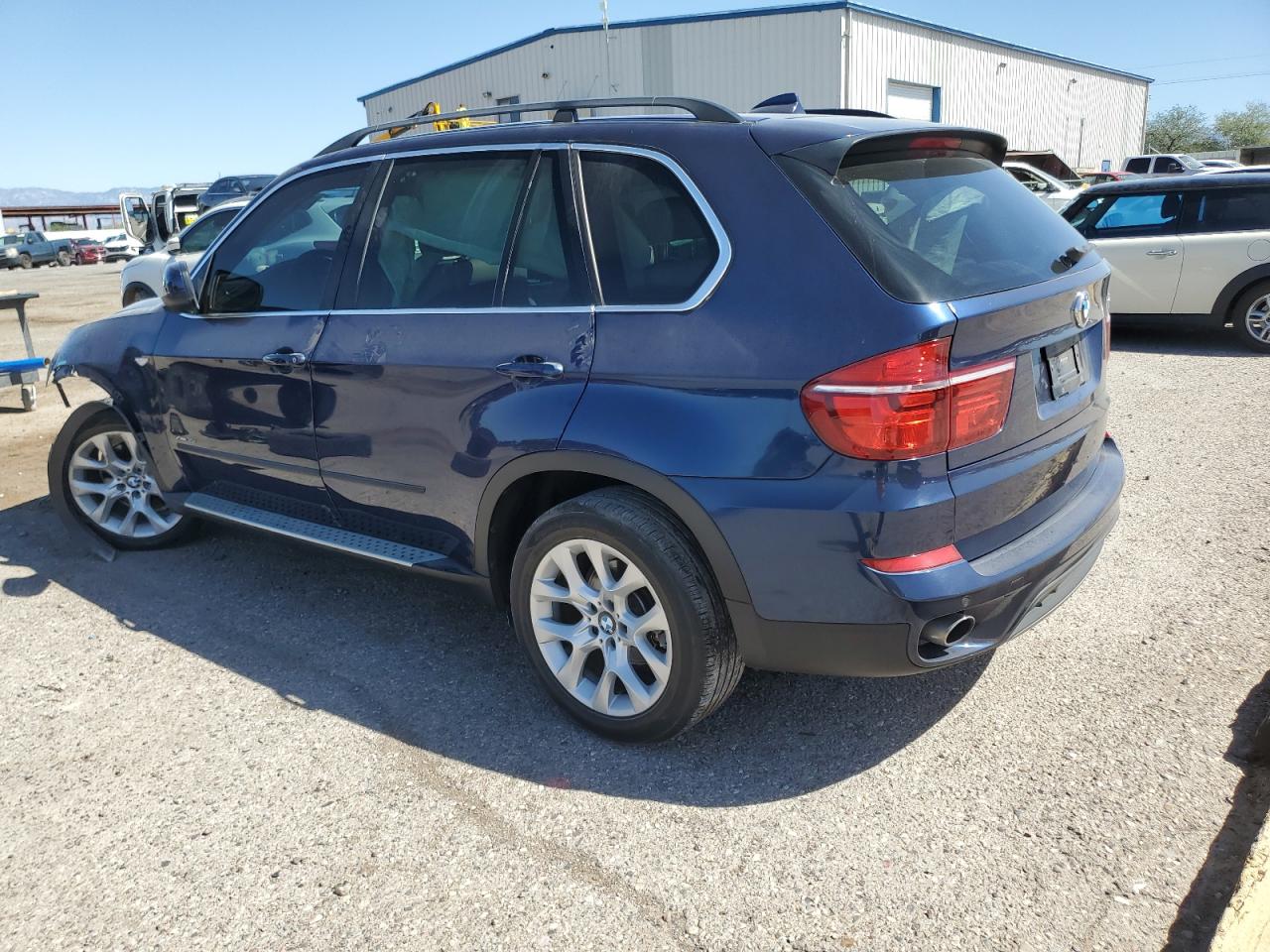 Obraz 2 z 2013 BMW X5 XDRIVE35I 2013 z VIN 5UXZV4C54D0B01332