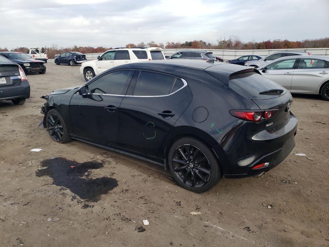 Image 2 of 2020 MAZDA 3 PREMIUM 2020 with VIN JM1BPANM9L1165467