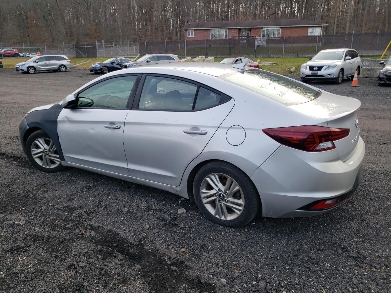 Изображение 2 2019 HYUNDAI ELANTRA SEL 2019 с VIN 5NPD84LF3KH414784