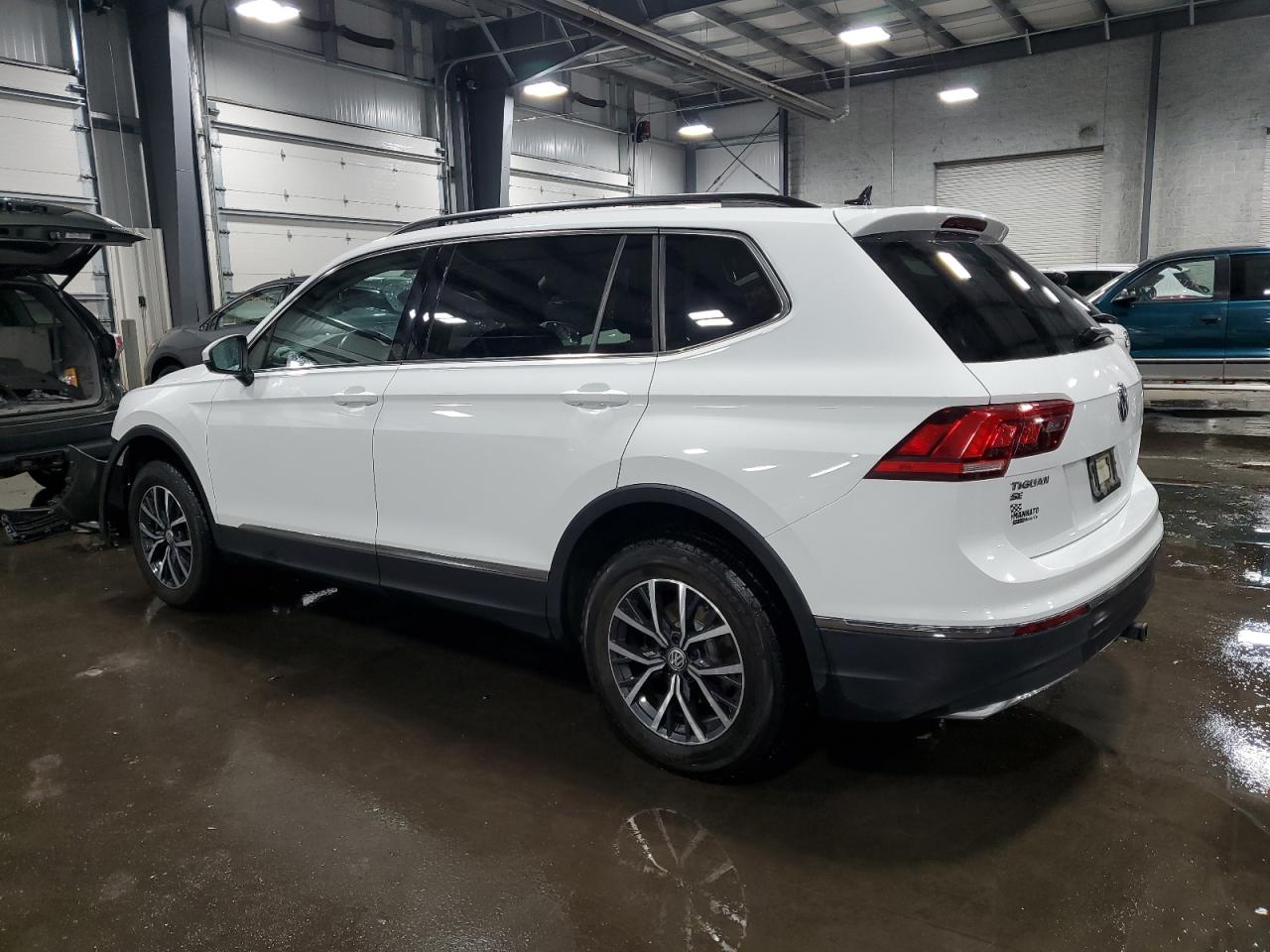 Image 2 of 2018 VOLKSWAGEN TIGUAN SE 2018 with VIN 3VV2B7AX6JM216183