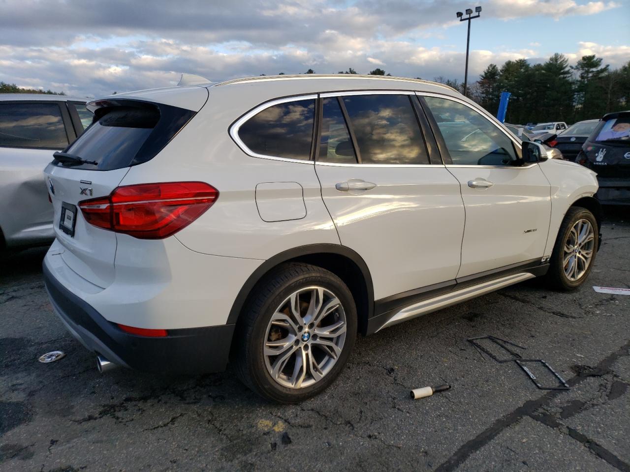 Image 3 of 2017 BMW X1 XDRIVE28I 2017 with VIN WBXHT3C34H5F79113