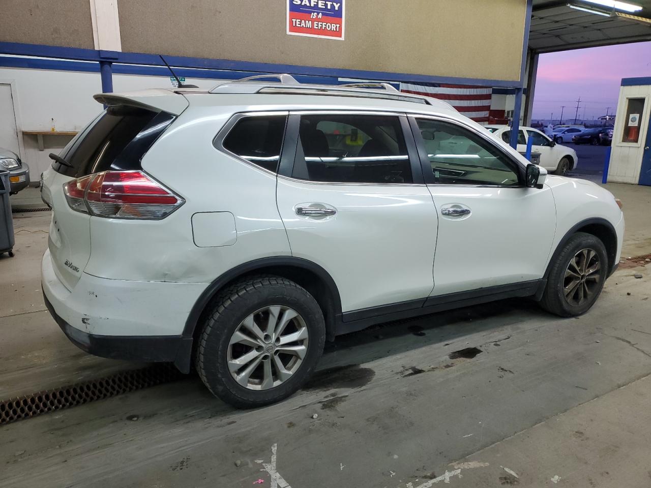 Image 3 of 2015 NISSAN ROGUE S 2015 with VIN 5N1AT2MV7FC791210