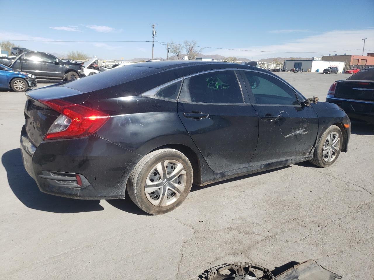 Obraz 3 z 2018 HONDA CIVIC LX 2018 z VIN 19XFC2E57JE001141