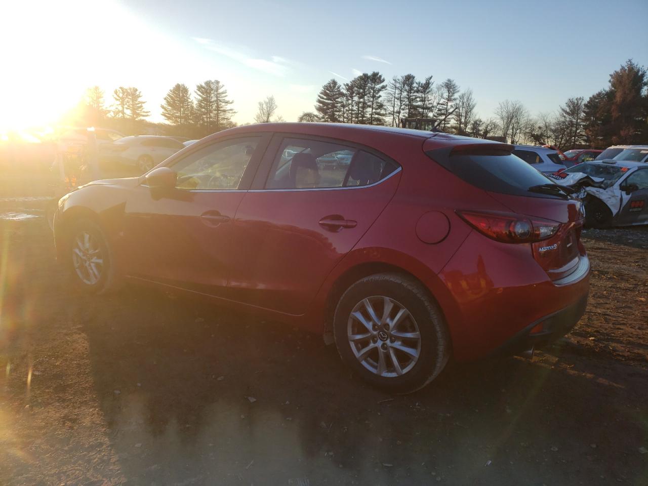 Obraz 2 z 2016 MAZDA 3 TOURING 2016 z VIN 3MZBM1L79GM325813