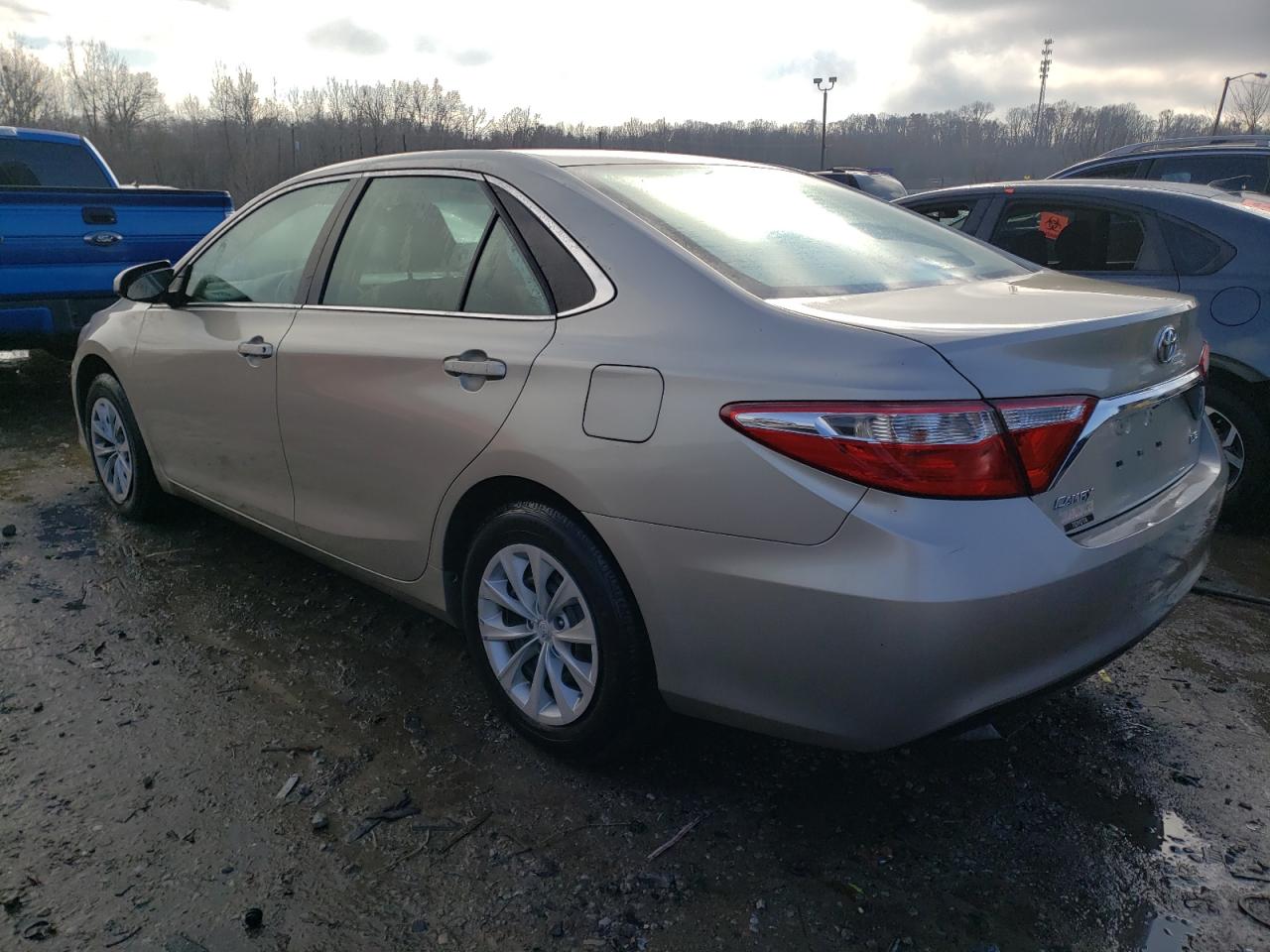 Image 2 of 2015 TOYOTA CAMRY LE 2015 with VIN 4T1BF1FK0FU983121