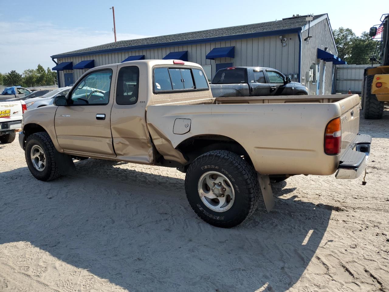 Изображение 2 2000 TOYOTA TACOMA XTRACAB PRERUNNER 2000 с VIN 5TESN92N8YZ697615