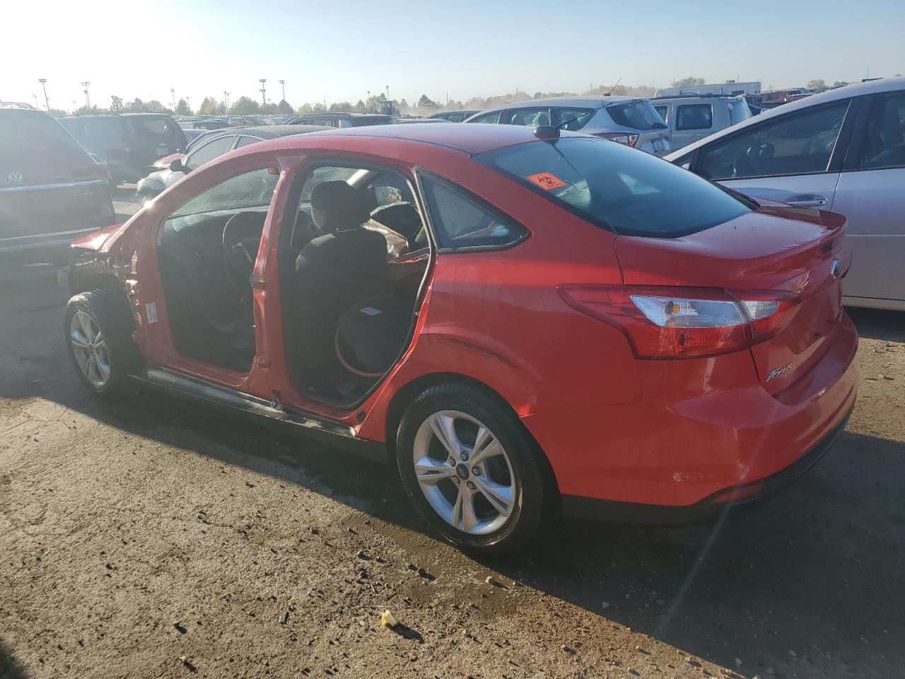 Image 2 of 2014 FORD FOCUS SE 2014 with VIN 1FADP3F27EL200554