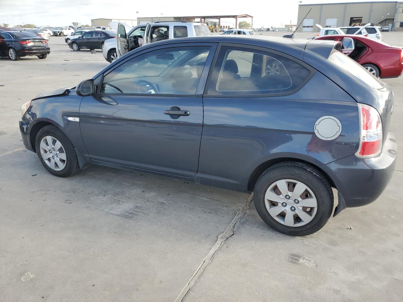 Obraz 2 z 2009 HYUNDAI ACCENT GS 2009 z VIN KMHCM36C19U115759