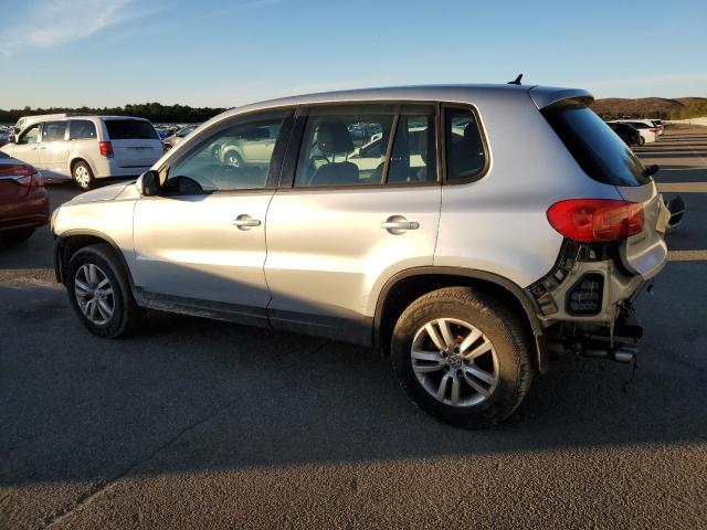 Image 2 of 2013 VOLKSWAGEN TIGUAN S 2013 with VIN WVGAV3AX3DW079407