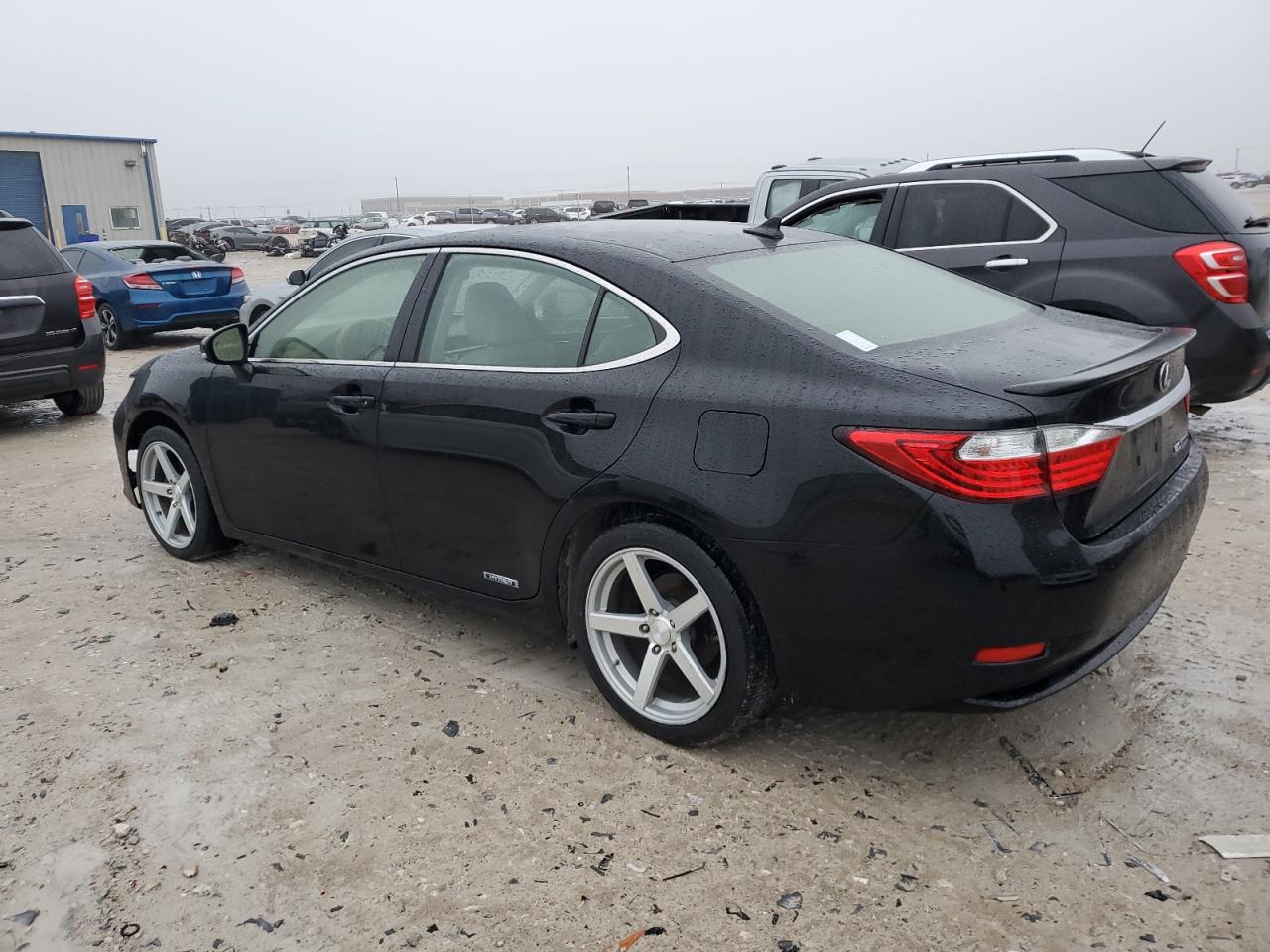 Image 2 of 2013 LEXUS ES 300H 2013 with VIN JTHBW1GGXD2009104