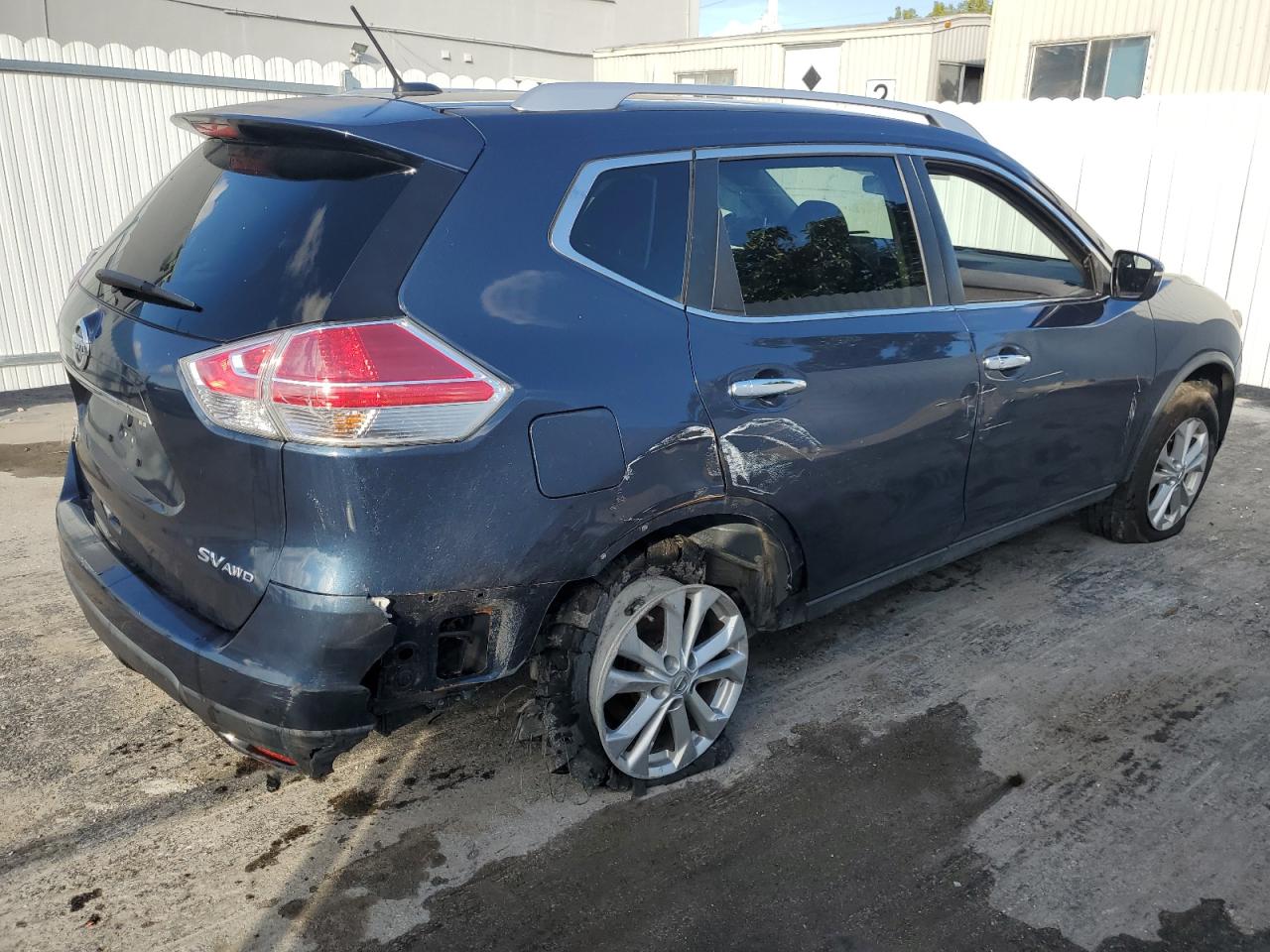 Image 3 of 2015 NISSAN ROGUE S 2015 with VIN KNMAT2MV7FP533895