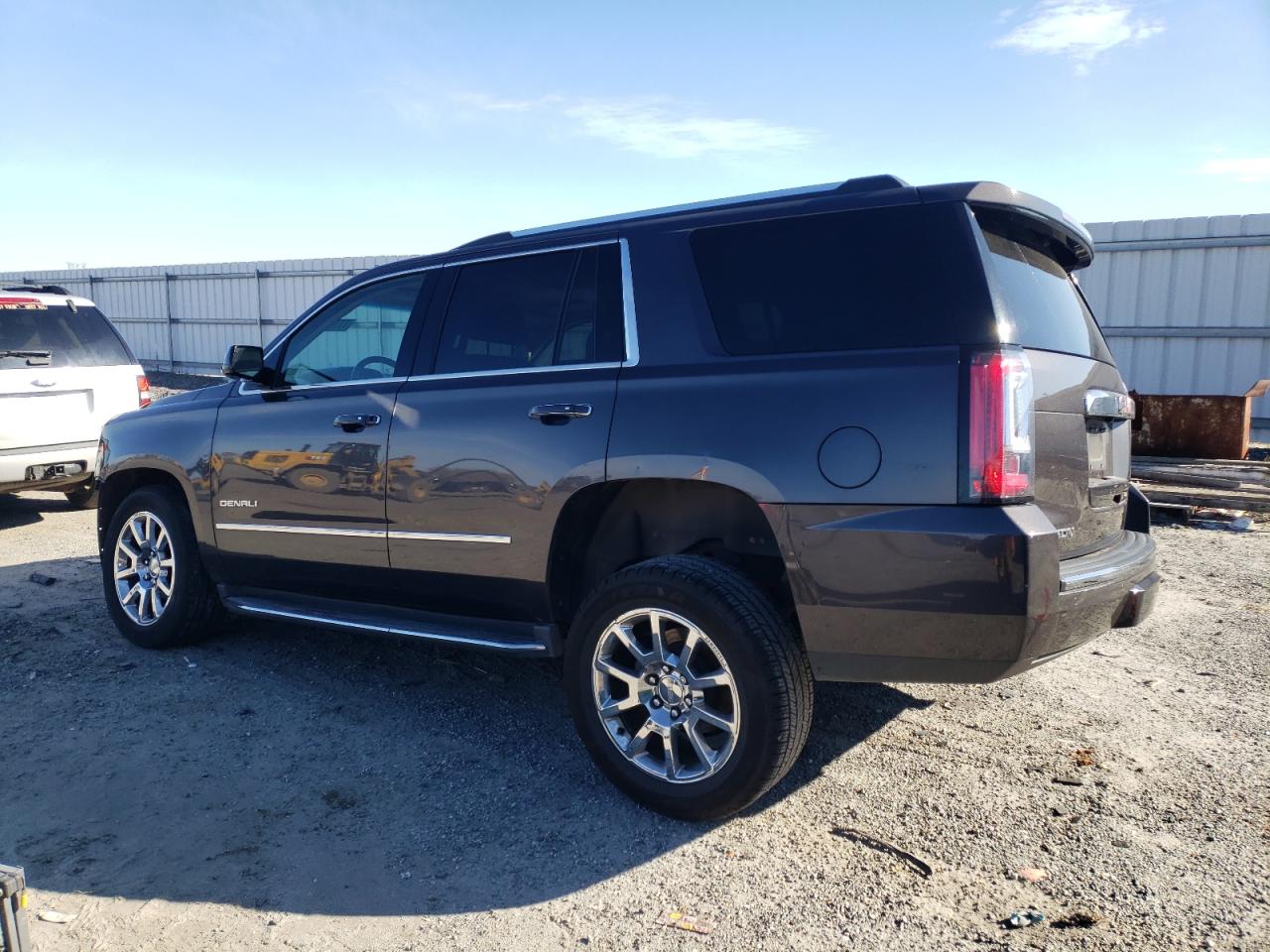 Изображение 2 2015 GMC YUKON DENALI 2015 с VIN 1GKS2CKJ6FR590322
