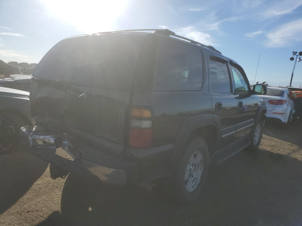 Image 3 of 2004 CHEVROLET TAHOE K1500 2004 with VIN 1GNEK13V94R297050