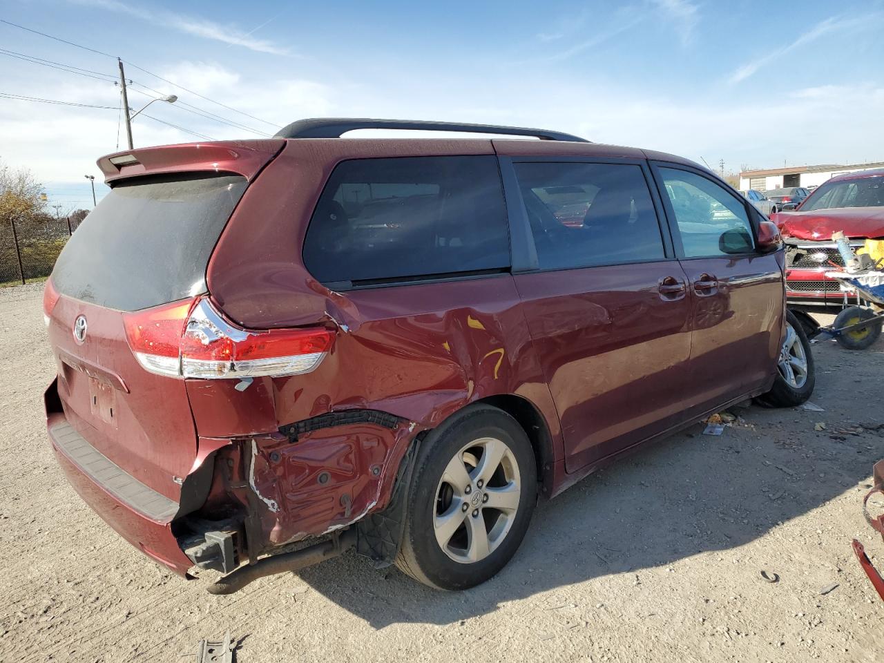Image 3 of 2011 TOYOTA SIENNA LE 2011 with VIN 5TDKK3DC3BS011101