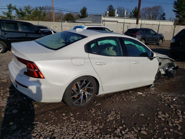 Image 3 of 2020 VOLVO S60 T5 MOMENTUM 2020 with VIN 7JR102FK1LG042490