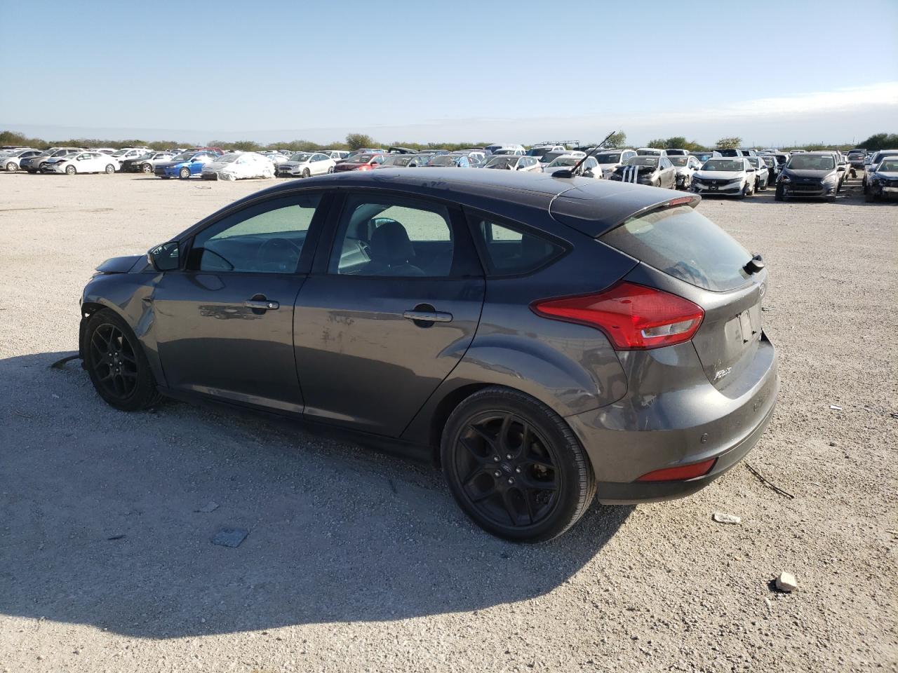 Obraz 2 z 2016 FORD FOCUS SE 2016 z VIN 1FADP3K20GL227474