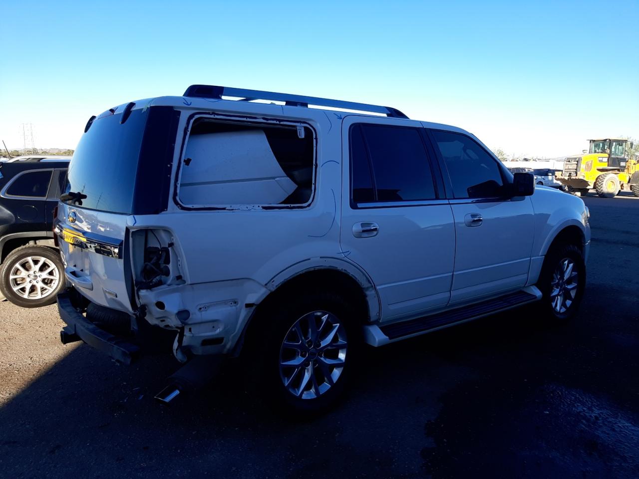 Image 3 of 2015 FORD EXPEDITION LIMITED 2015 with VIN 1FMJU1KT6FEF02282