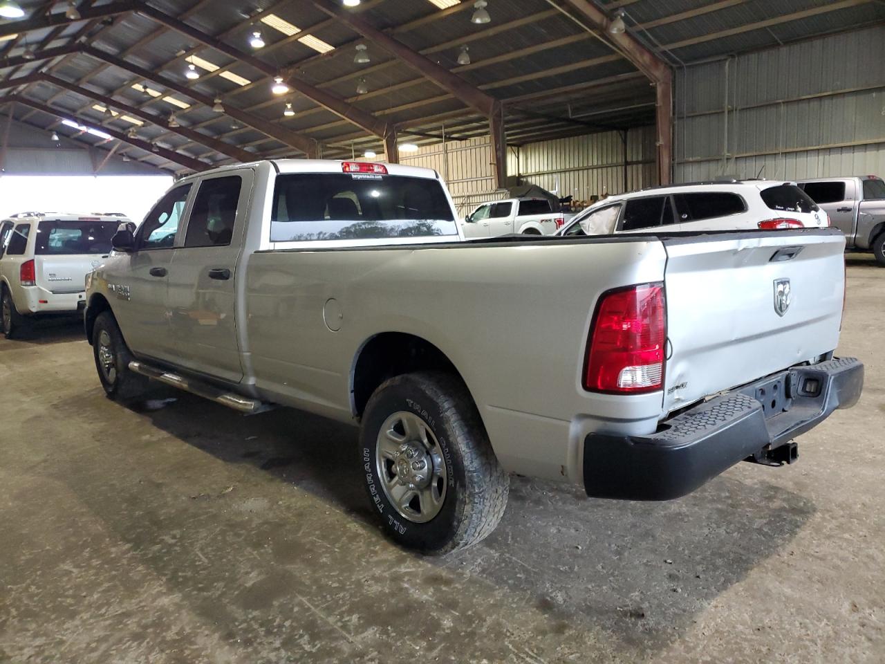 Изображение 2 2018 RAM 2500 ST 2018 с VIN 3C6UR4HJ8JG169229