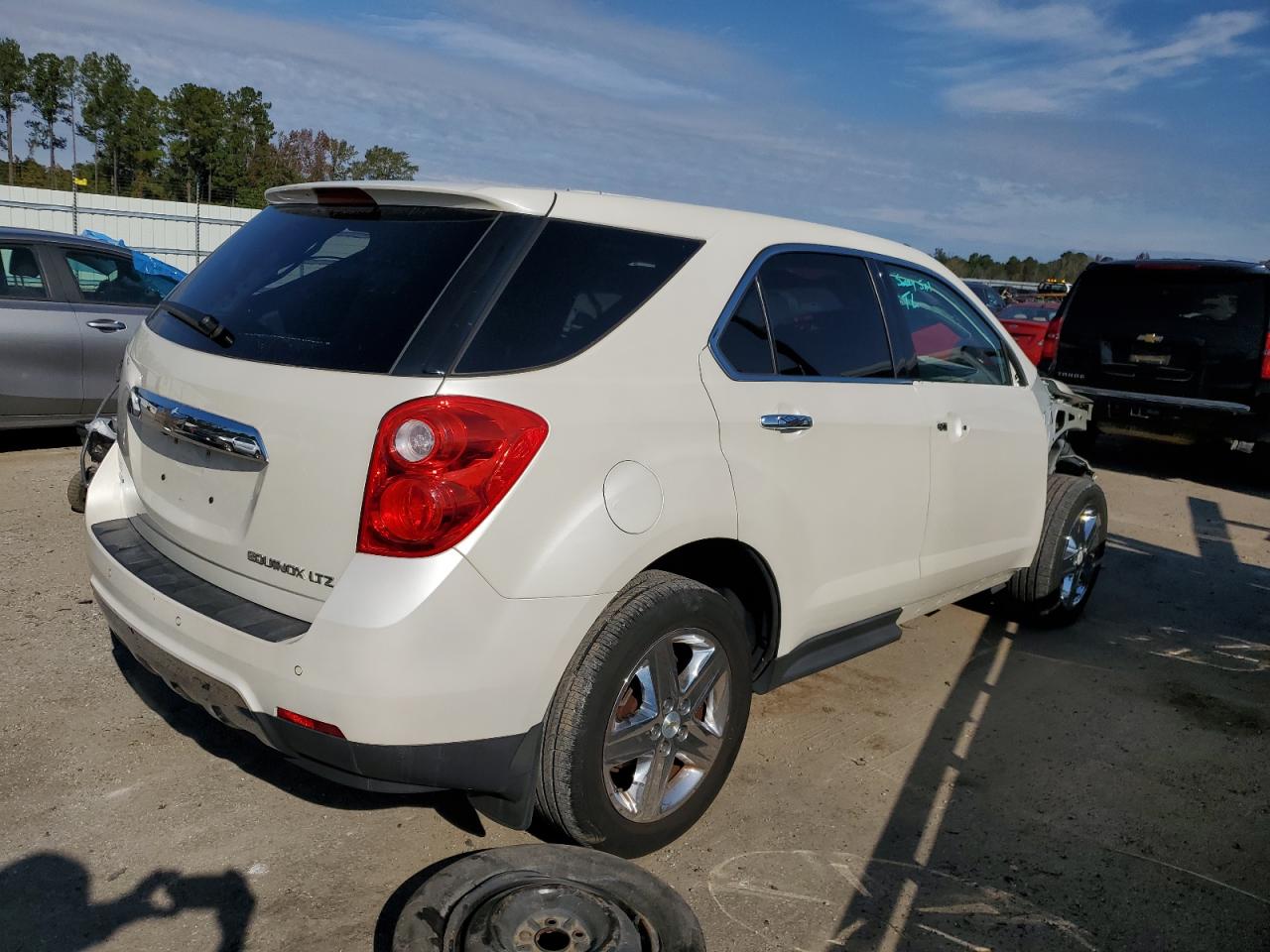 Image 3 of 2014 CHEVROLET EQUINOX LTZ 2014 with VIN 1GNFLHEKXEZ105164