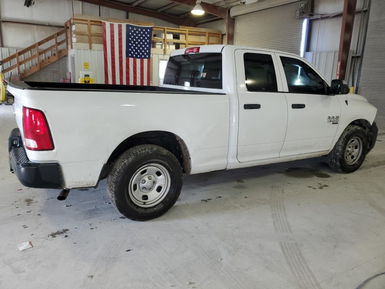 Image 3 of 2019 RAM 1500 CLASSIC TRADESMAN 2019 with VIN 1C6RR6FG6KS719658