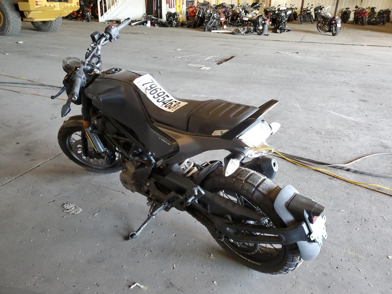 Image 3 of 2022 HUSQVARNA VITPILEN 401/SVARTPILEN 401  2022 with VIN MD2JUJ409NC210427