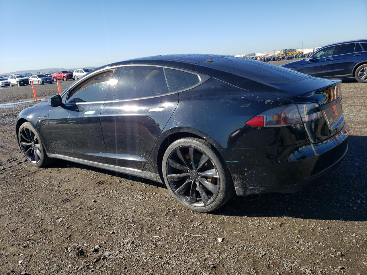 Изображение 2 2013 TESLA MODEL S  2013 с VIN 5YJSA1CN0DFP24975