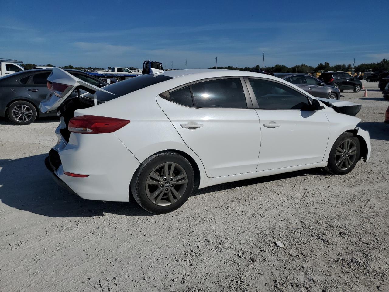 Изображение 3 2018 HYUNDAI ELANTRA SEL 2018 с VIN 5NPD84LF3JH343276