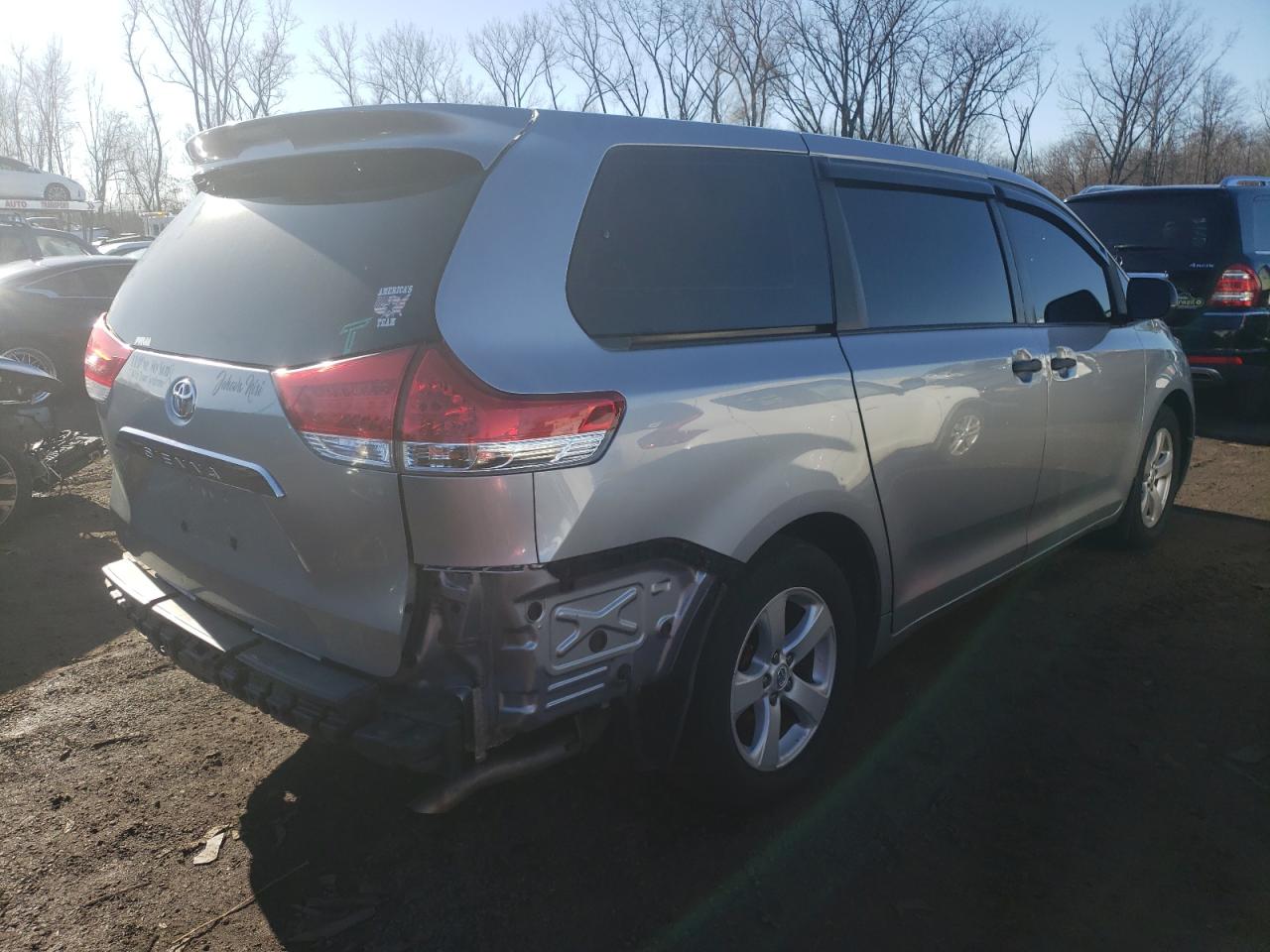 Изображение 3 2012 TOYOTA SIENNA  2012 с VIN 5TDZK3DC4CS183802