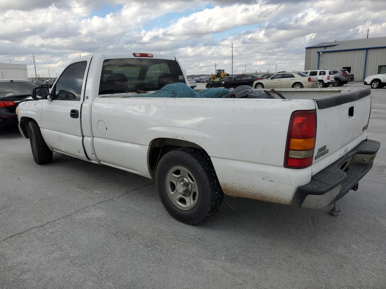 Obraz 2 z 2000 GMC NEW SIERRA C1500 2000 z VIN 1GTEC14T2YE315923