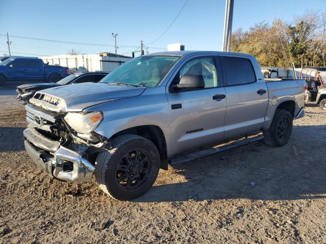 Image 1 of 2017 TOYOTA TUNDRA CREWMAX SR5 2017 with VIN 5TFEW5F1XHX217625