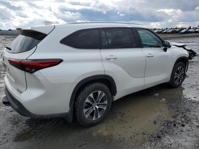 Obraz 3 z 2020 TOYOTA HIGHLANDER XLE 2020 z VIN 5TDHZRBH9LS001679