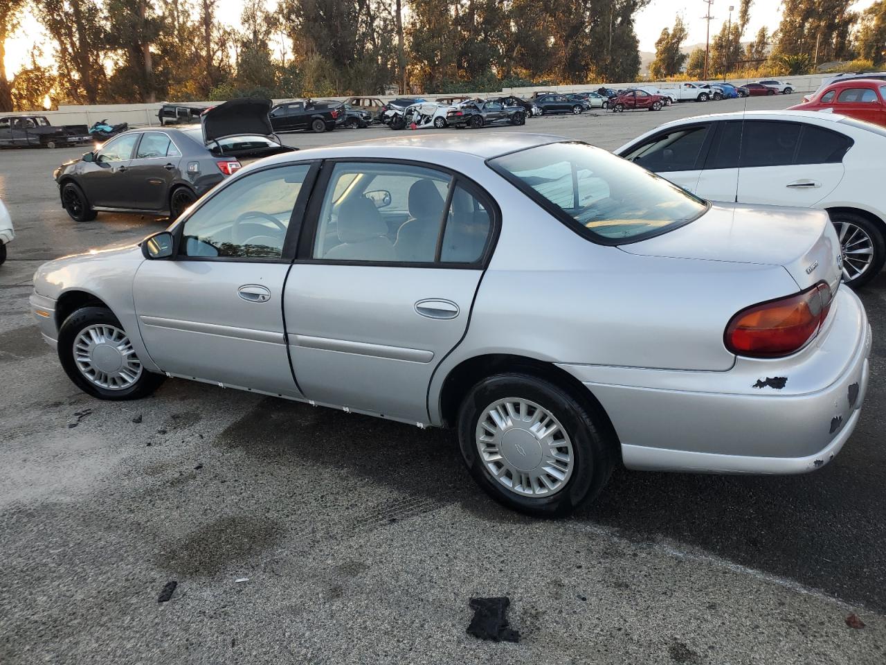 Изображение 2 2005 CHEVROLET CLASSIC  2005 с VIN 1G1ND52F65M154214