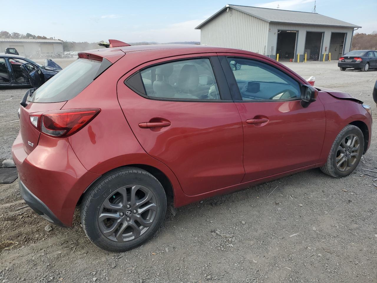 Image 3 of 2020 TOYOTA YARIS LE 2020 with VIN 3MYDLBJV2LY703657