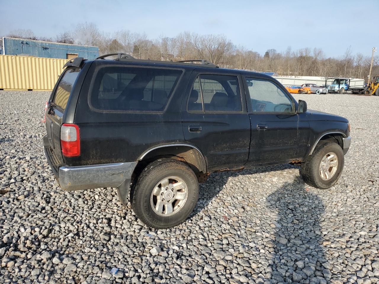 Image 3 of 1998 TOYOTA 4RUNNER SR5 1998 with VIN JT3HN86R6W0148126