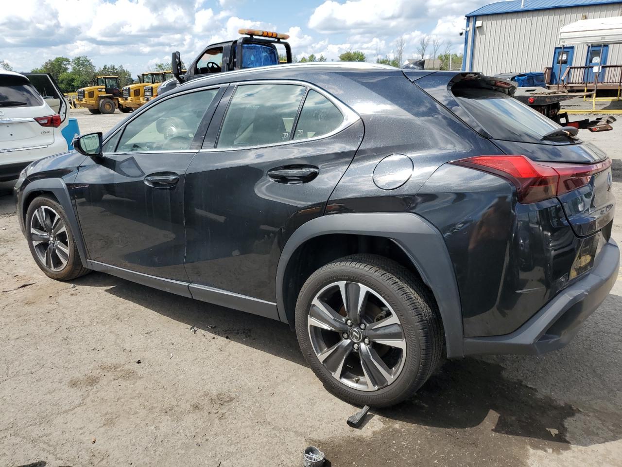 Image 2 of 2019 LEXUS UX 200 2019 with VIN JTHY3JBH9K2019638