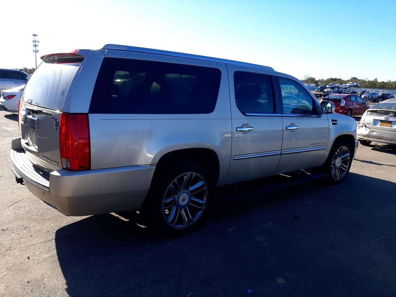 Image 3 of 2014 CADILLAC ESCALADE ESV PLATINUM 2014 with VIN 1GYS4KEF8ER160906