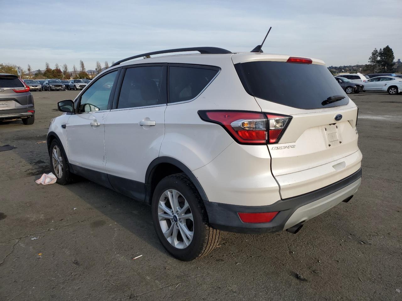 Image 2 of 2018 FORD ESCAPE SE 2018 with VIN 1FMCU9GD2JUA24658