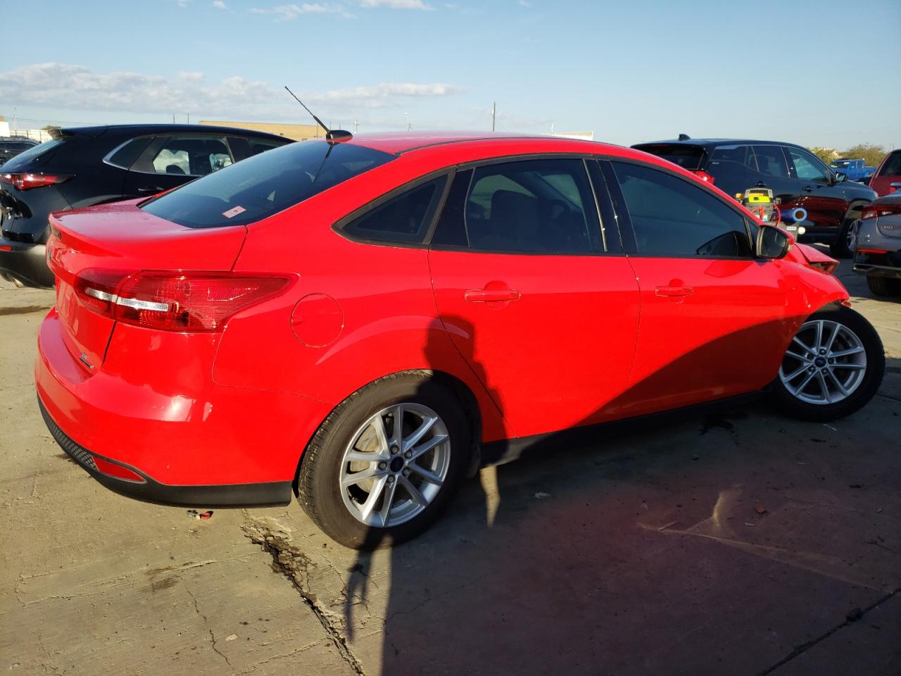 Изображение 3 2016 FORD FOCUS SE 2016 с VIN 1FADP3F28GL368982