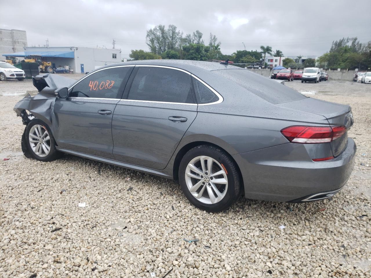 Изображение 2 2020 VOLKSWAGEN PASSAT SE 2020 с VIN 1VWSA7A3XLC006542