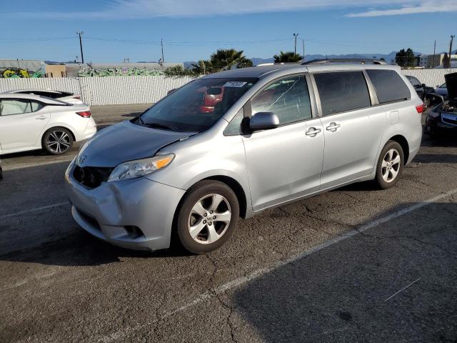 Изображение 2015 TOYOTA SIENNA LE 2015