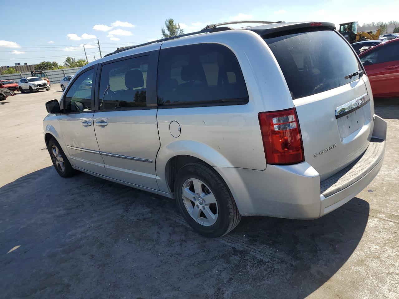 Image 2 of 2010 DODGE GRAND CARAVAN SXT 2010 with VIN 2D4RN5D17AR482873