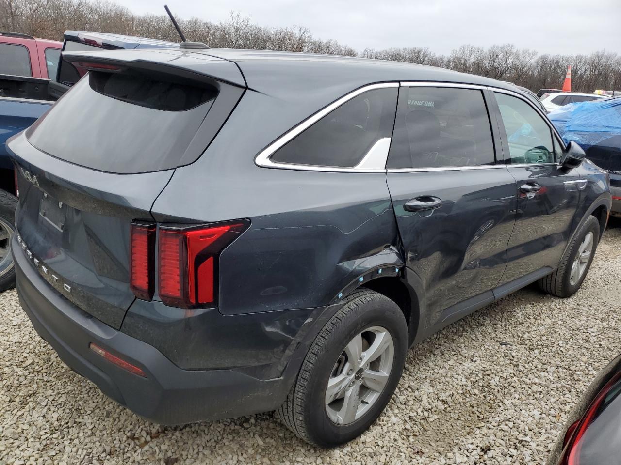Изображение 3 2022 KIA SORENTO LX 2022 с VIN 5XYRGDLC0NG098206