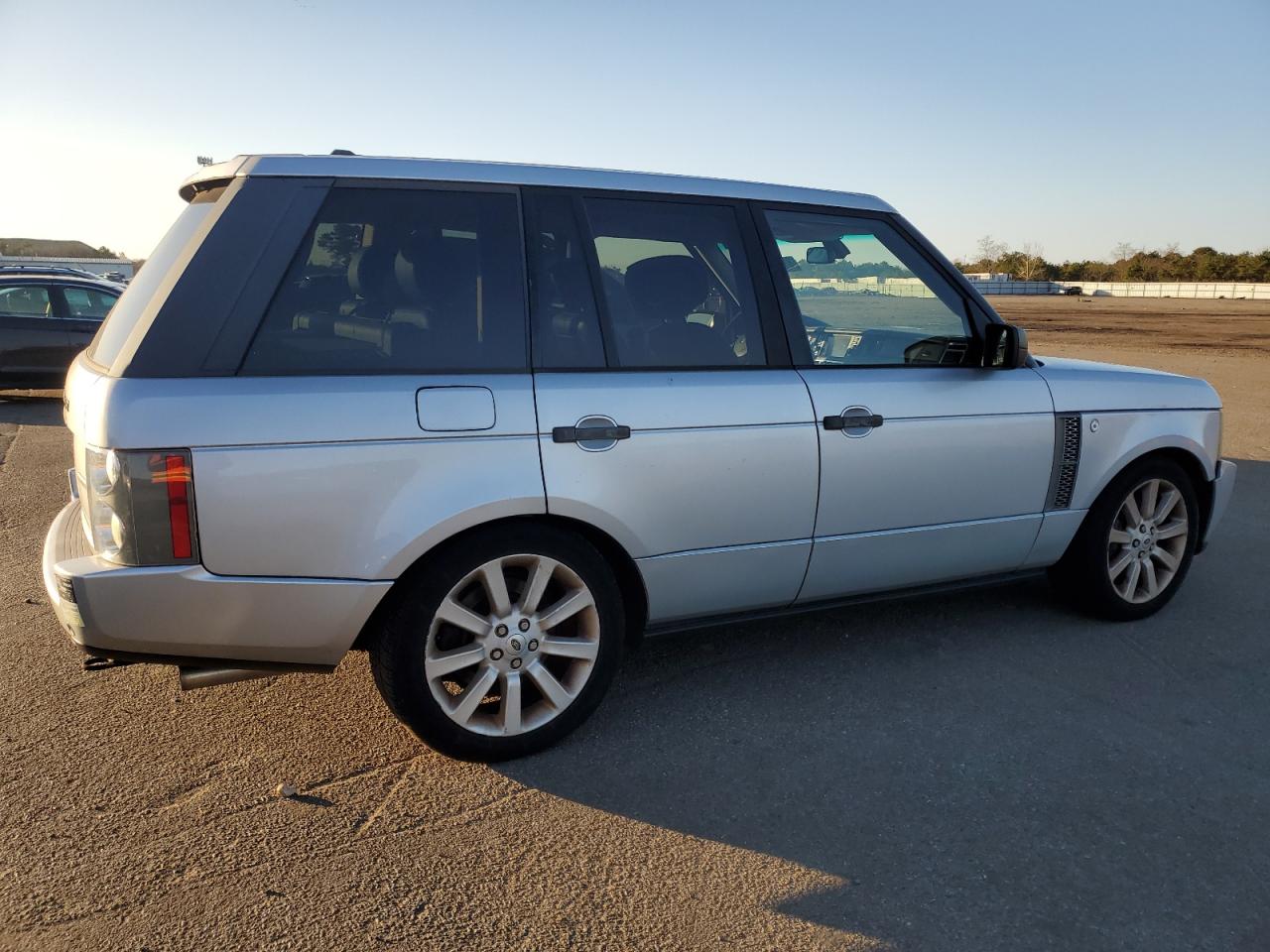 Obraz 3 z 2006 LAND ROVER RANGE ROVER SUPERCHARGED 2006 z VIN SALMF13426A218571