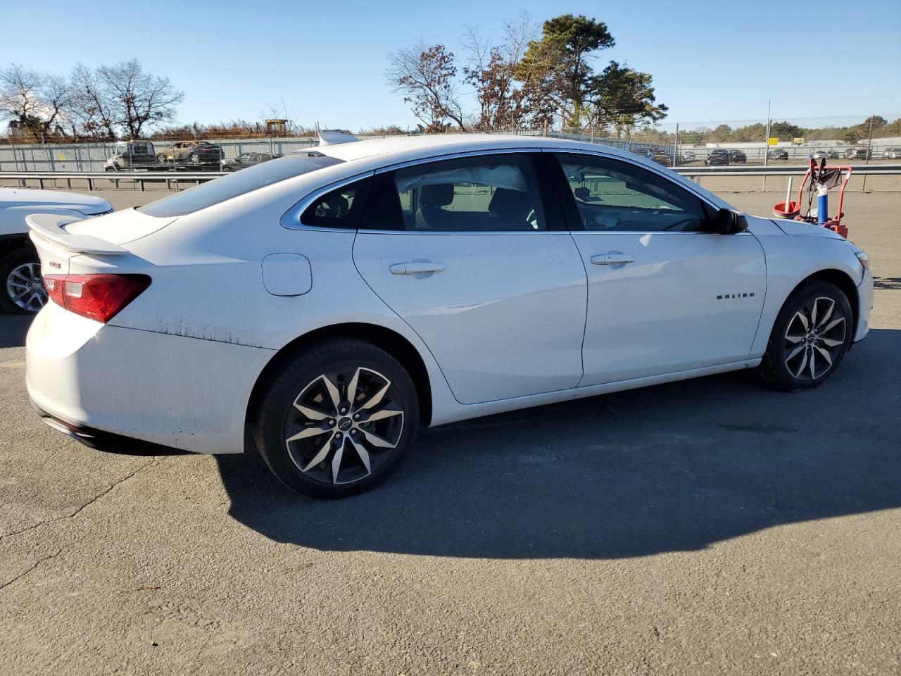 Image 3 of 2020 CHEVROLET MALIBU RS 2020 with VIN 1G1ZG5ST6LF143052