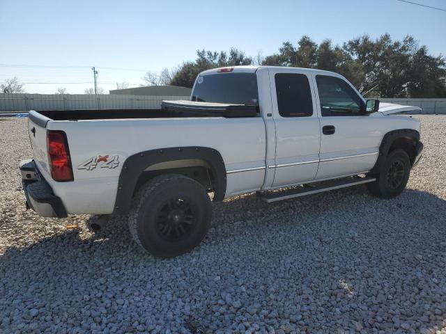 Obraz 3 z 2004 CHEVROLET SILVERADO K1500 2004 z VIN 1GCEK19T24E330380