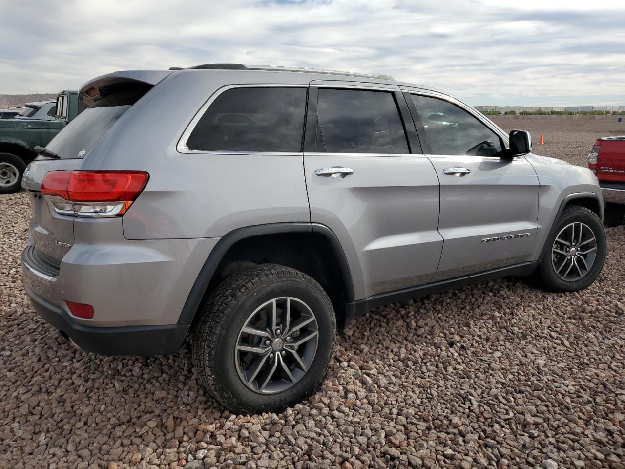 Image 3 of 2018 JEEP GRAND CHEROKEE LIMITED 2018 with VIN 1C4RJFBG0JC373427
