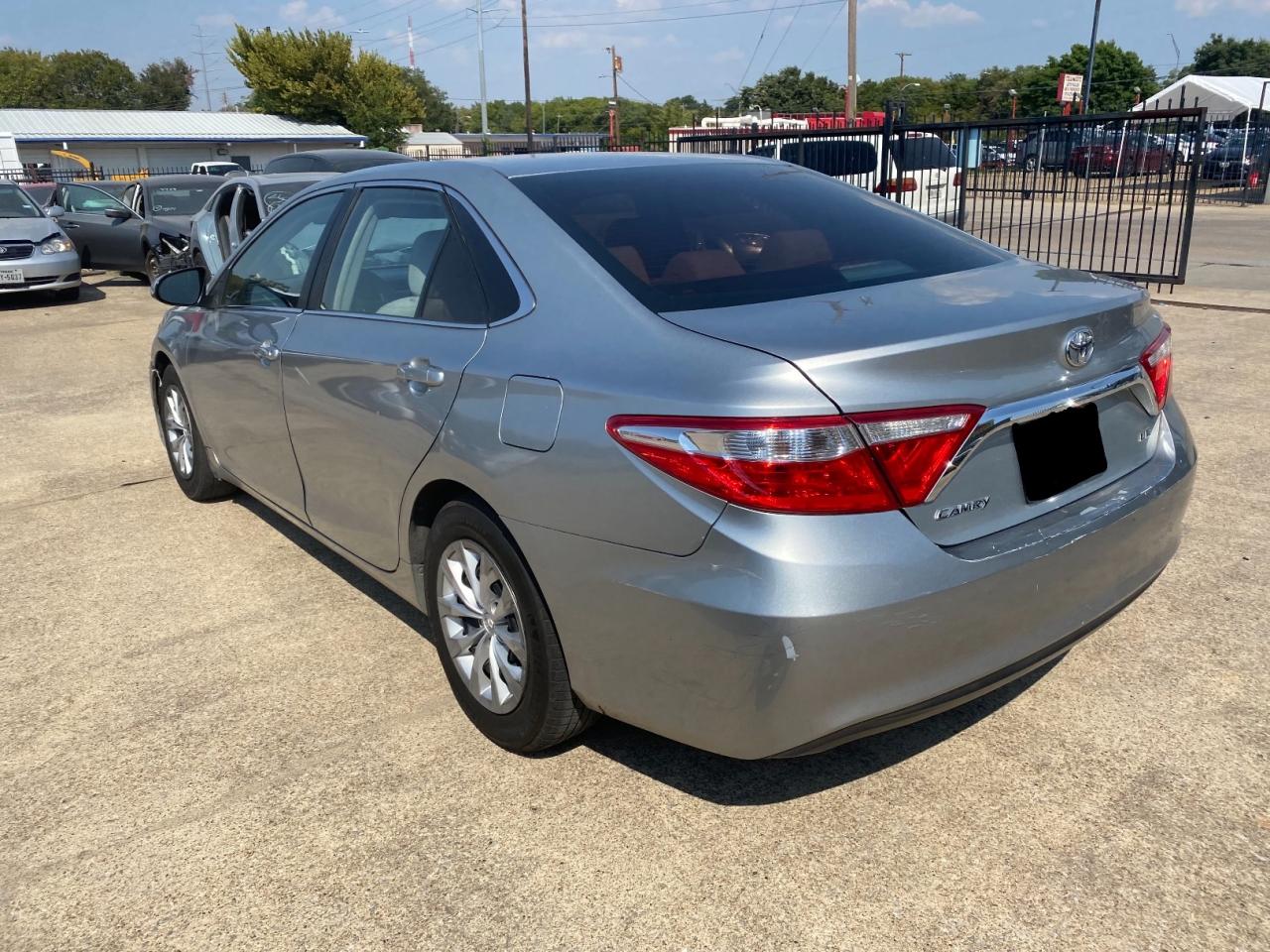 Obraz 3 z 2016 TOYOTA CAMRY LE 2016 z VIN 4T1BF1FK1GU570190