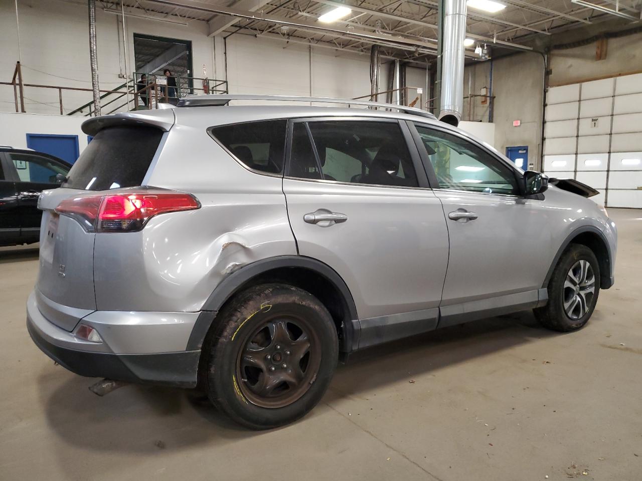Obraz 3 z 2017 TOYOTA RAV4 LE 2017 z VIN 2T3BFREVXHW623181