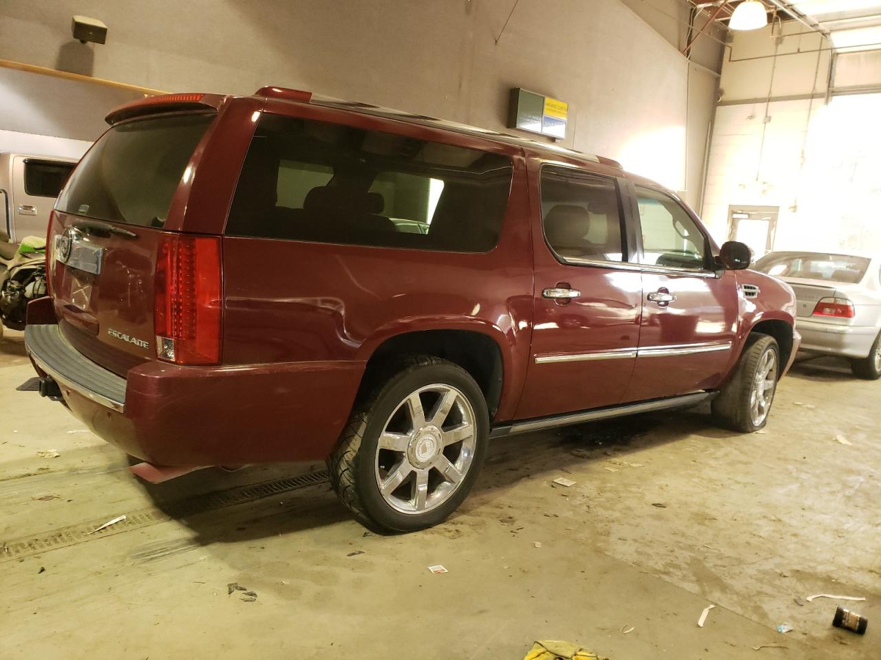 Image 3 of 2008 CADILLAC ESCALADE ESV 2008 with VIN 1GYFK66888R183668
