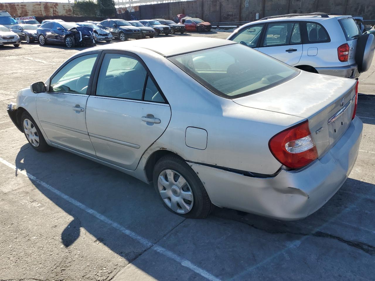 Image 2 of 2004 TOYOTA CAMRY LE 2004 with VIN 4T1BE32K34U284938